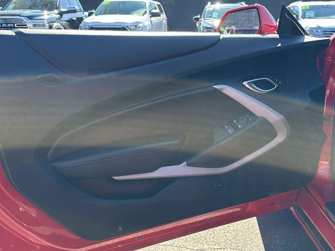 Used 2021 Chevrolet Camaro LT image 6