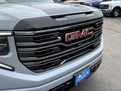 Used 2025 GMC Sierra 1500 AT4 w/ AT4 Premium Package AWD/4WD image 37