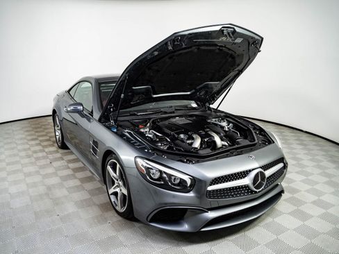 Used 2018 Mercedes-Benz SL 550 image 29