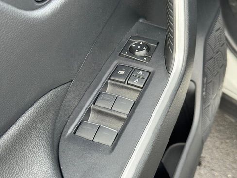 Used 2025 Toyota RAV4 XLE AWD/4WD image 18