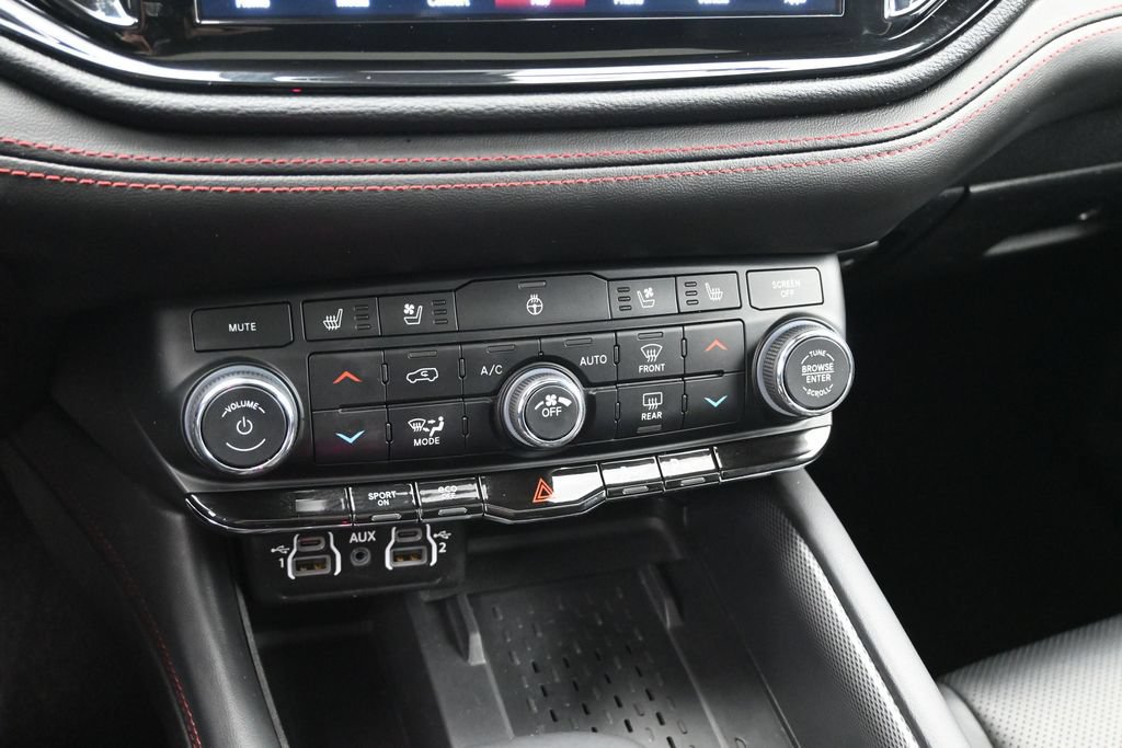 Used 2025 Dodge Durango R/T AWD/4WD image 19