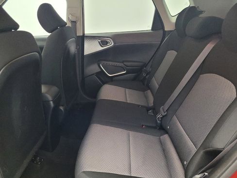 Used 2021 Kia Soul LX image 18