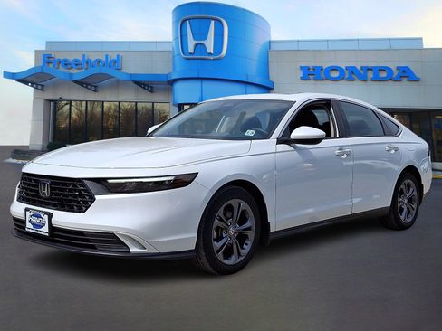 Used 2023 Honda Accord EX image 3