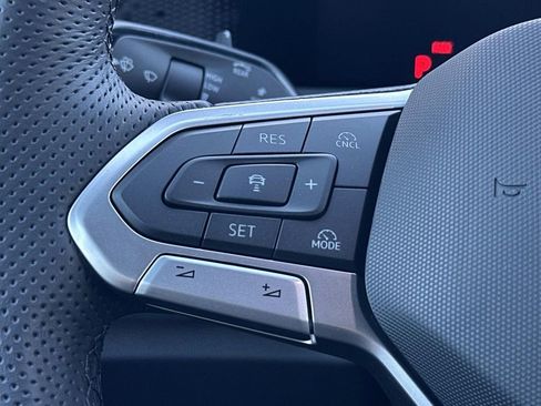 New 2026 Volkswagen Tiguan SE R-Line image 15