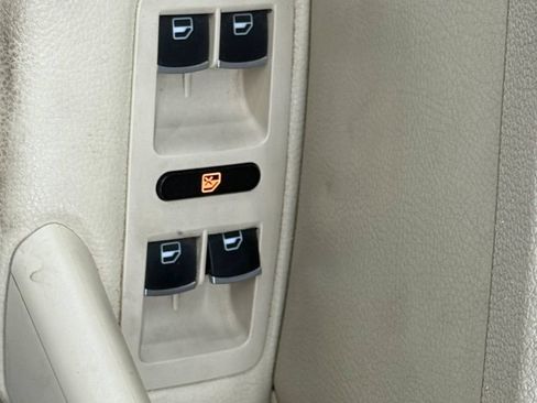 Used 2013 Volkswagen Passat TDI SE FWD image 25
