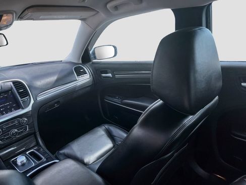 Used 2021 Chrysler 300 Touring L RWD image 22