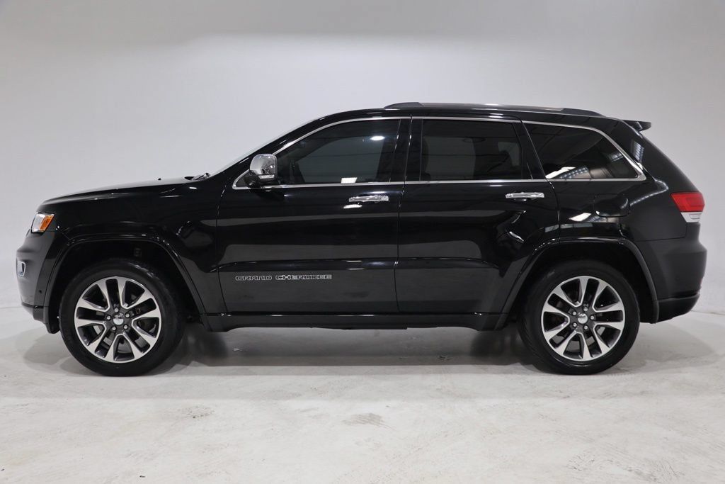Used 2017 Jeep Grand Cherokee Overland w/ Jeep Active Safety Group AWD/4WD image 4