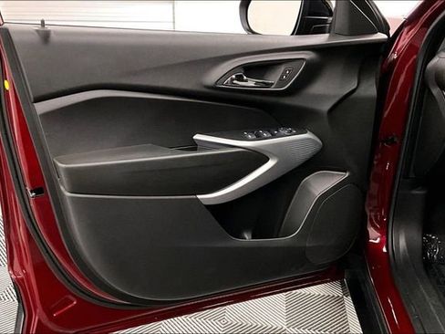 Used 2024 Chevrolet Trax RS w/ Driver Confidence Package image 17