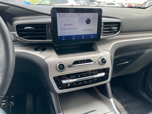 Used 2024 Ford Explorer XLT w/ Equipment Group 202A AWD/4WD image 11