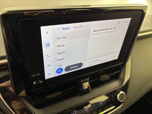 Used 2024 Toyota Corolla SE w/ SE Premium Package image 27