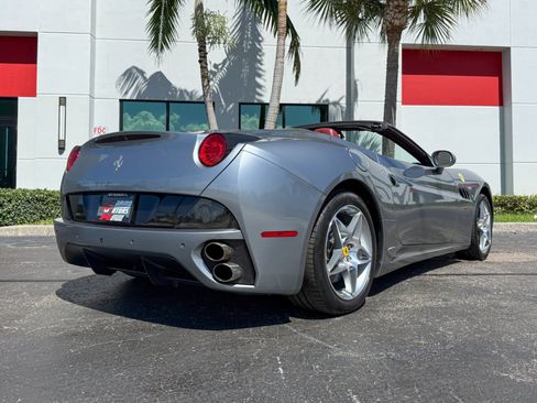 Used 2010 Ferrari California RWD image 26
