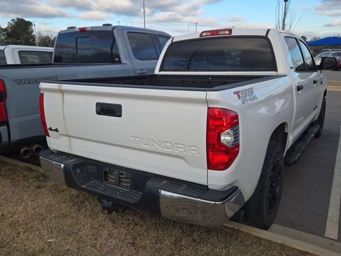 Used 2018 Toyota Tundra SR5 w/ SR5 Upgrade Package image 3