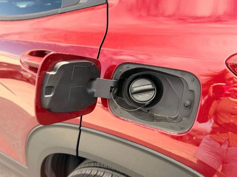 Used 2025 Chevrolet TrailBlazer LT w/ LT Cold Weather Package image 13