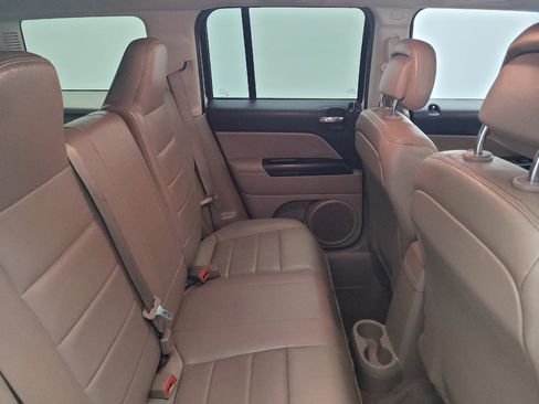 Used 2016 Jeep Patriot High Altitude FWD image 19