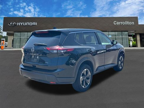 Used 2025 Nissan Rogue SV AWD/4WD image 5