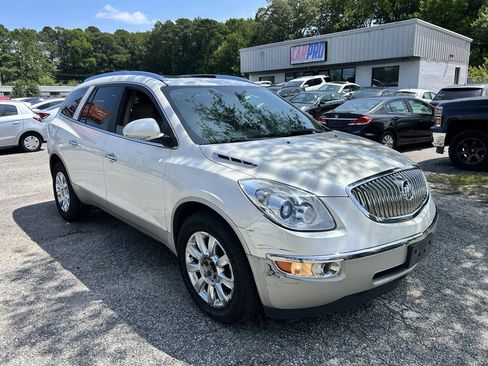 Used 2011 Buick Enclave CXL AWD/4WD image 2