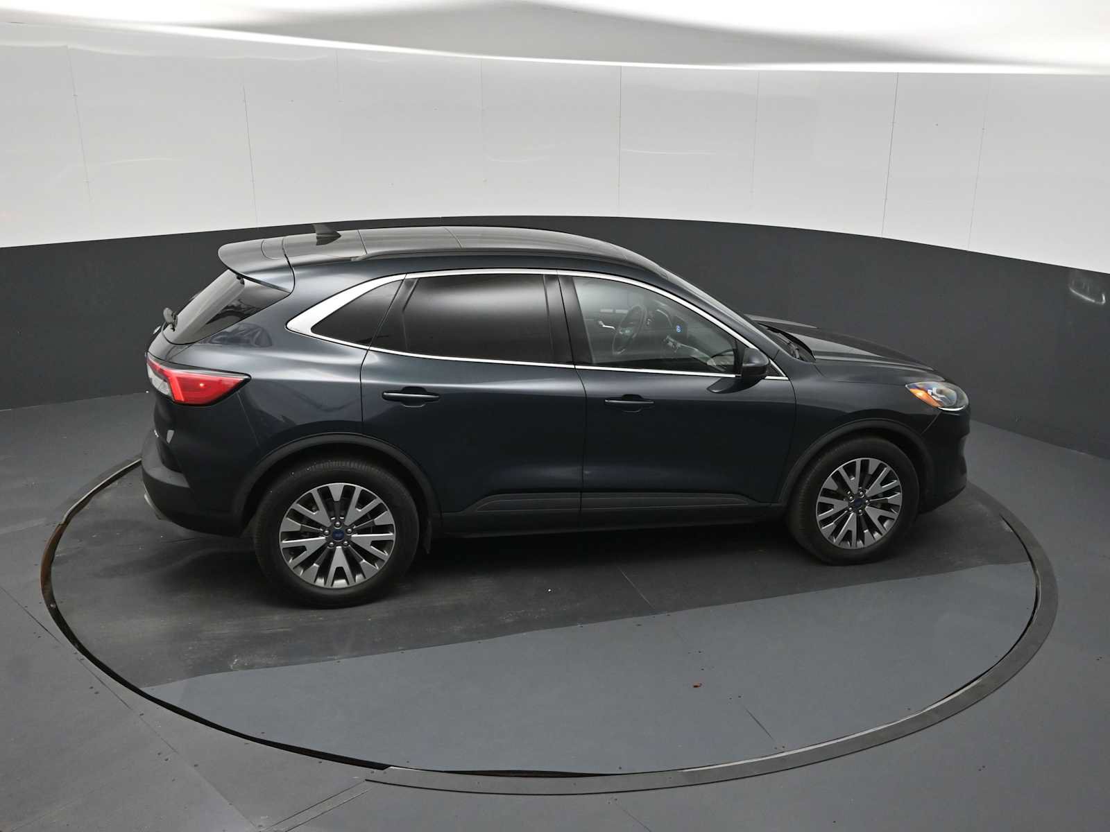 Used 2022 Ford Escape Titanium AWD/4WD image 24
