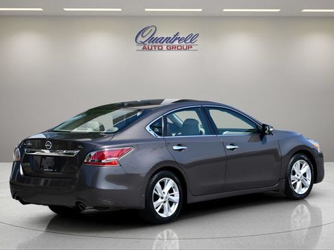 Used 2015 Nissan Altima 2.5 SL w/ Technology Package FWD image 4
