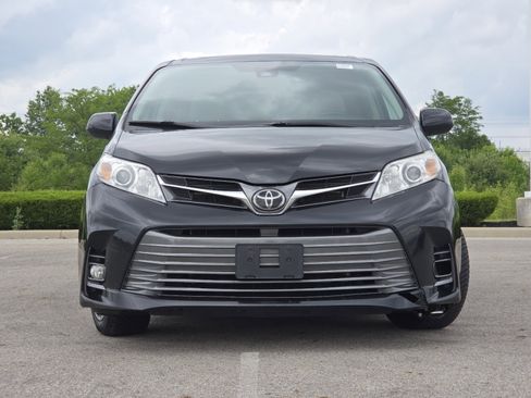 Used 2019 Toyota Sienna XLE w/ XLE Navigation Package AWD/4WD image 12
