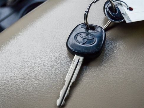 Used 2013 Toyota Sequoia SR5 image 18