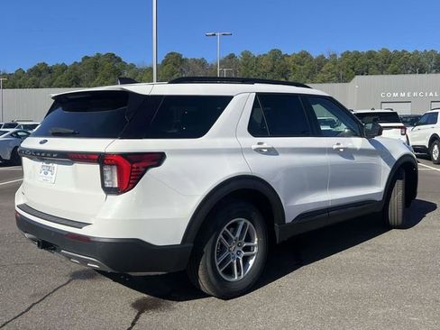 New 2026 Ford Explorer Active w/ Active Comfort Package image 3