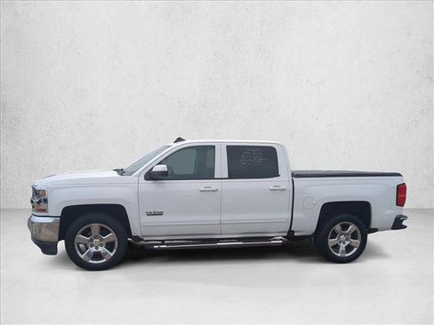 Used 2018 Chevrolet Silverado 1500 LT w/ Texas Edition RWD image 9