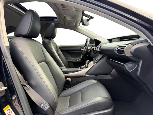 Used 2016 Lexus IS 200t RWD image 17