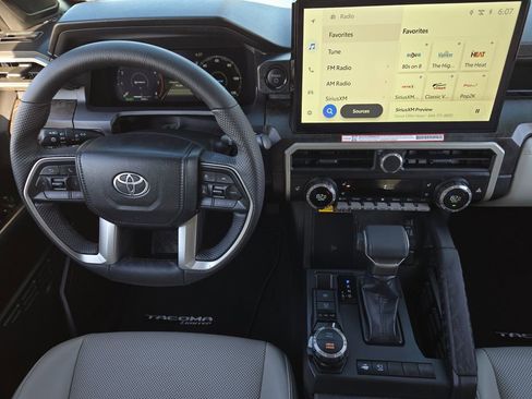 Certified 2025 Toyota Tacoma Limited image 29