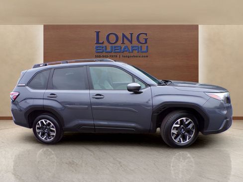 Certified 2025 Subaru Forester Premium AWD/4WD image 6