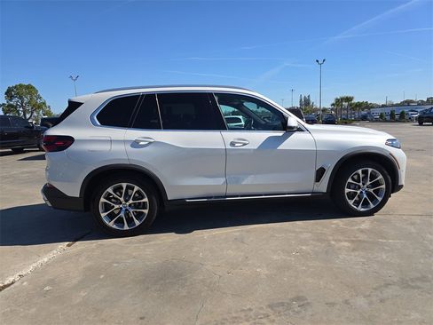 Used 2024 BMW X5 xDrive40i image 9