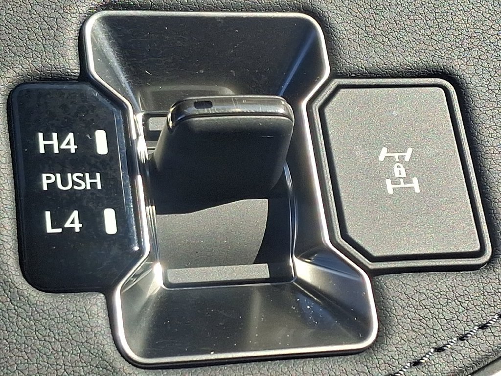 Used 2026 Lexus GX 550 w/ Accessory Package (2T) AWD/4WD image 25
