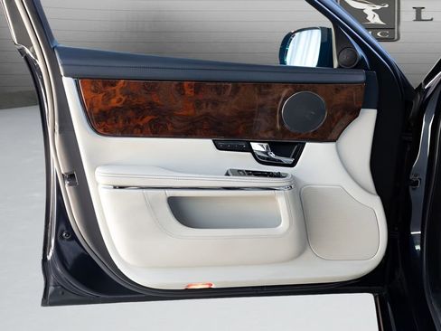 Used 2012 Jaguar XJ L RWD image 35