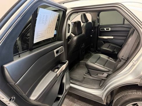 Used 2023 Ford Explorer XLT w/ Equipment Group 202A AWD/4WD image 19