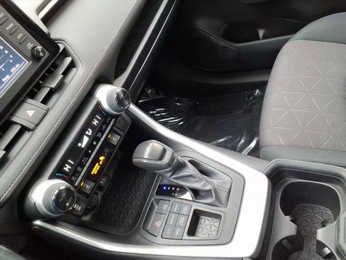 Used 2019 Toyota RAV4 XLE image 17
