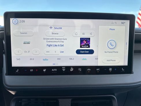 New 2025 Ford Maverick XLT w/ XLT Luxury Package image 31