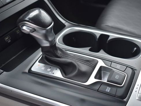 Certified 2024 Kia Carnival LX image 22