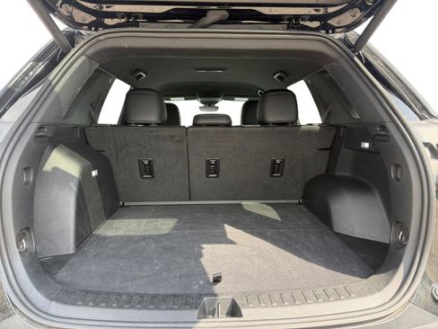 Used 2025 Chevrolet Equinox LT w/ Convenience Package II image 21