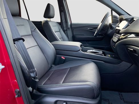 Used 2025 Honda Passport Black Edition image 28