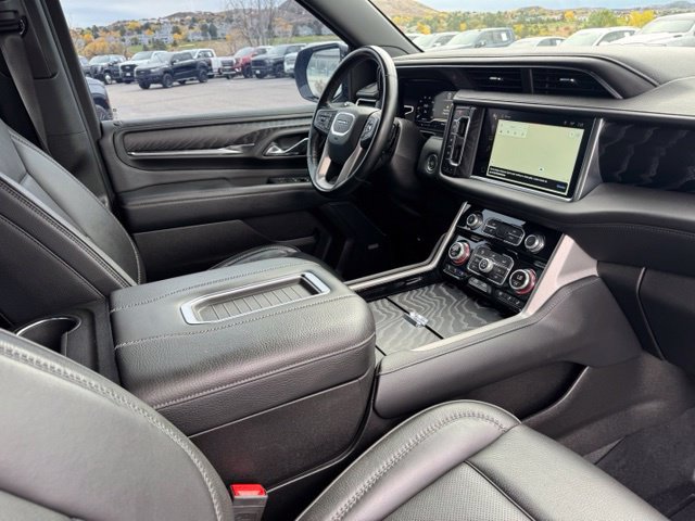 Used 2024 GMC Yukon XL Denali AWD/4WD image 31