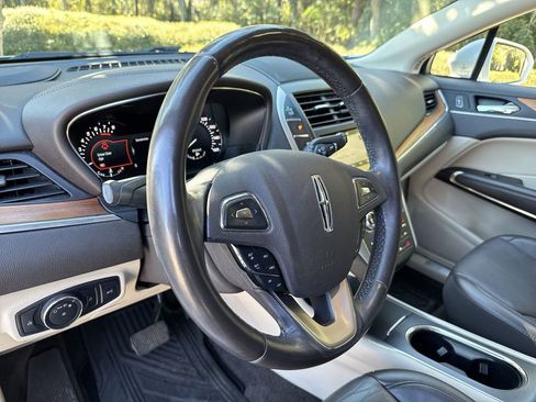 Used 2018 Lincoln MKC Select w/ Select Plus Package image 18