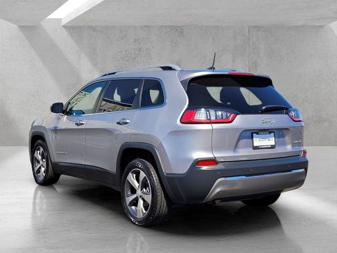 Used 2019 Jeep Cherokee Limited FWD image 6