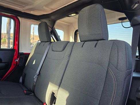 Used 2025 Jeep Wrangler Unlimited Sport AWD/4WD image 18