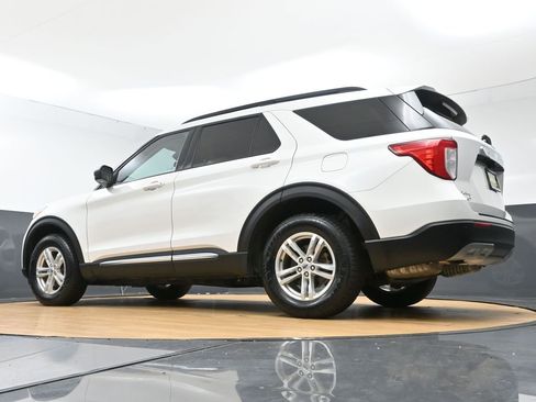 Used 2022 Ford Explorer XLT w/ Equipment Group 202A AWD/4WD image 53