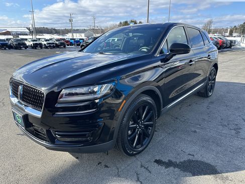 Used 2020 Lincoln Nautilus Reserve w/ Equipment Group 202A image 3