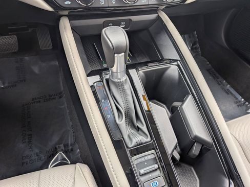 Used 2024 Honda Accord Touring image 23