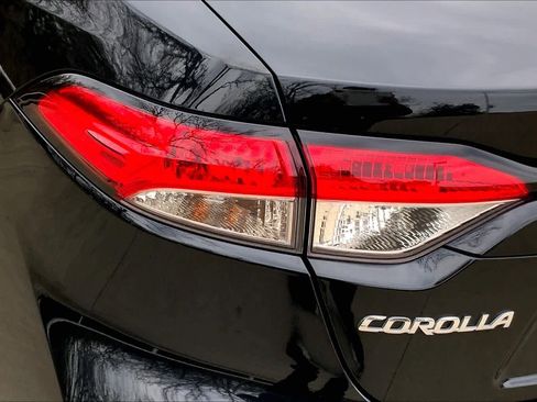Used 2020 Toyota Corolla LE image 28