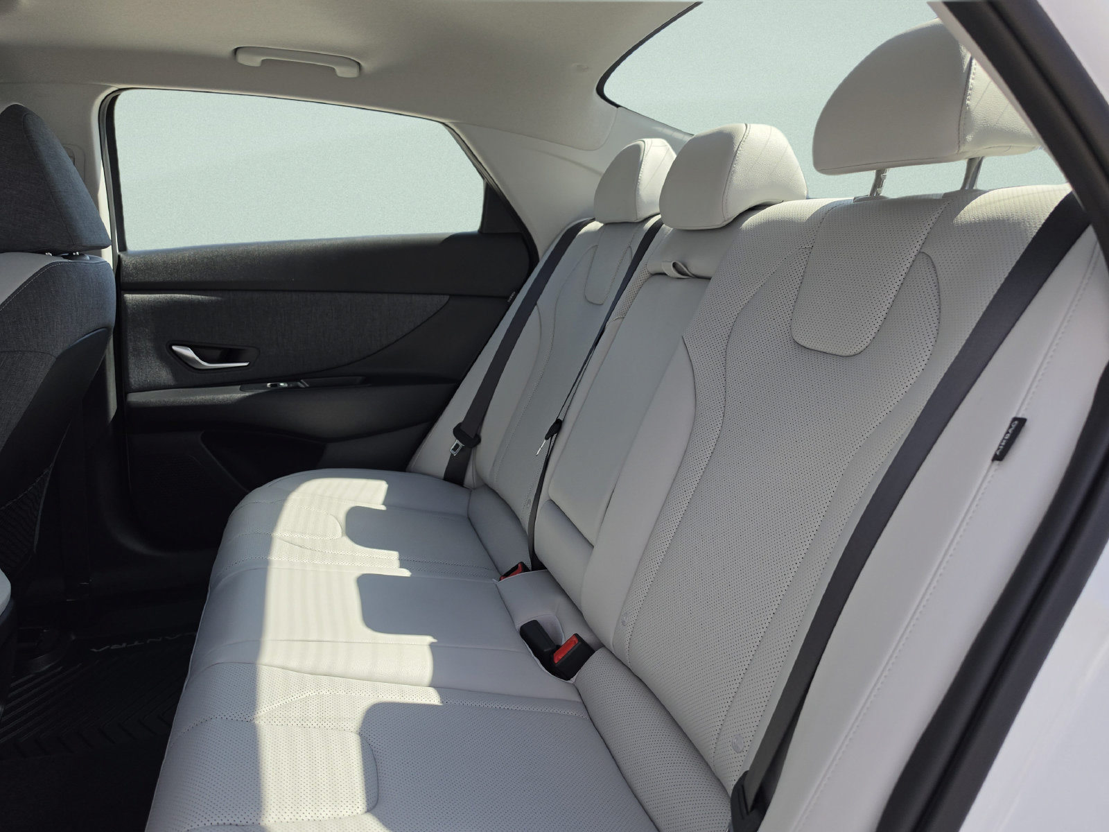 New 2026 Hyundai Elantra Limited FWD image 19