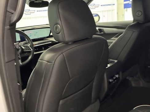 Used 2025 Buick Enclave Preferred image 34