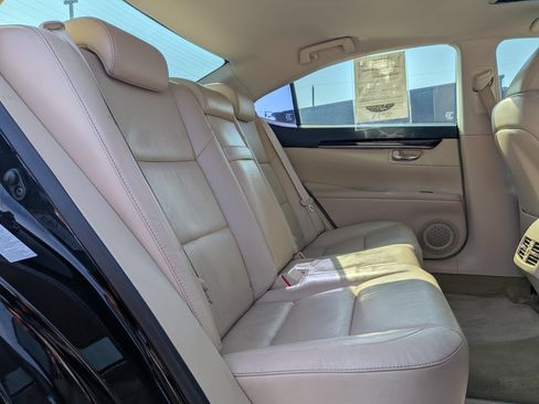 Used 2014 Lexus ES 350 w/ Luxury Package FWD image 8