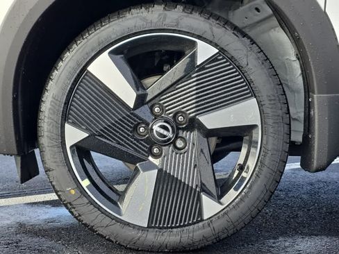 Used 2025 Nissan Kicks SR AWD/4WD image 6
